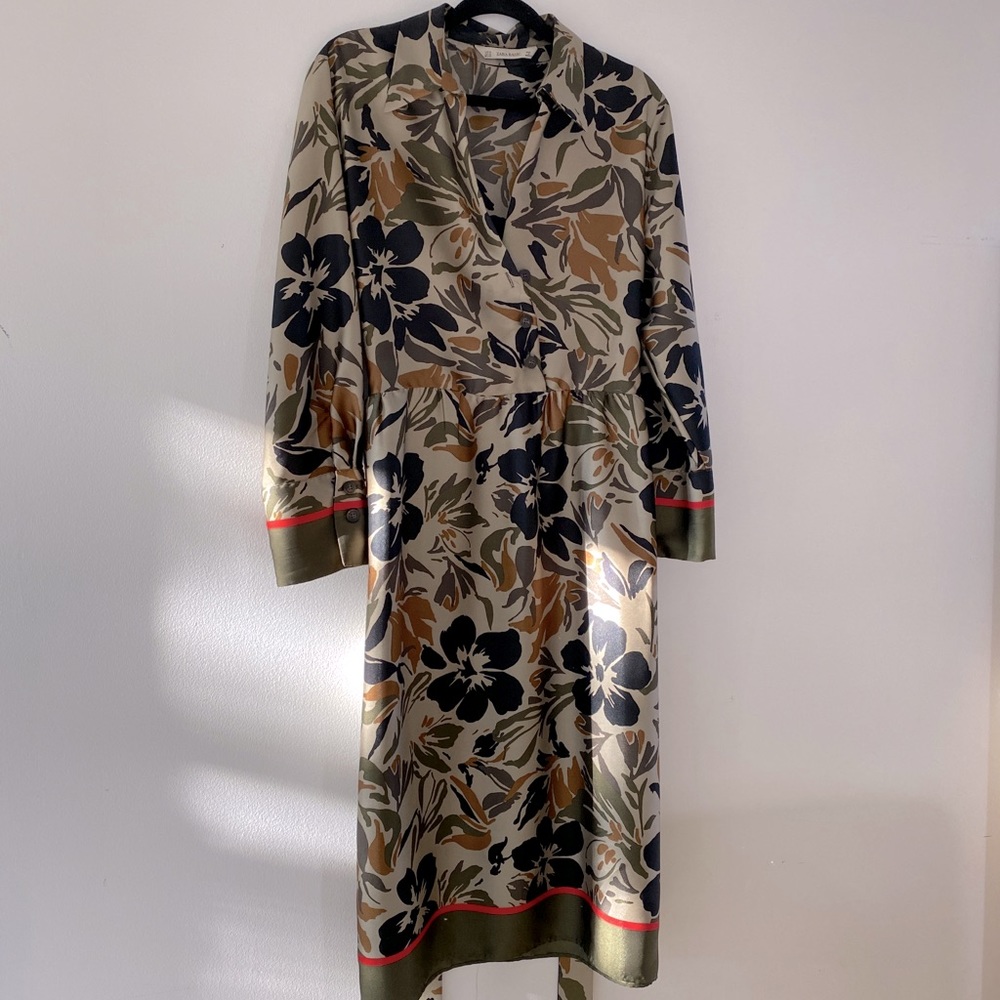 Never worn Zara leaf cameo dress